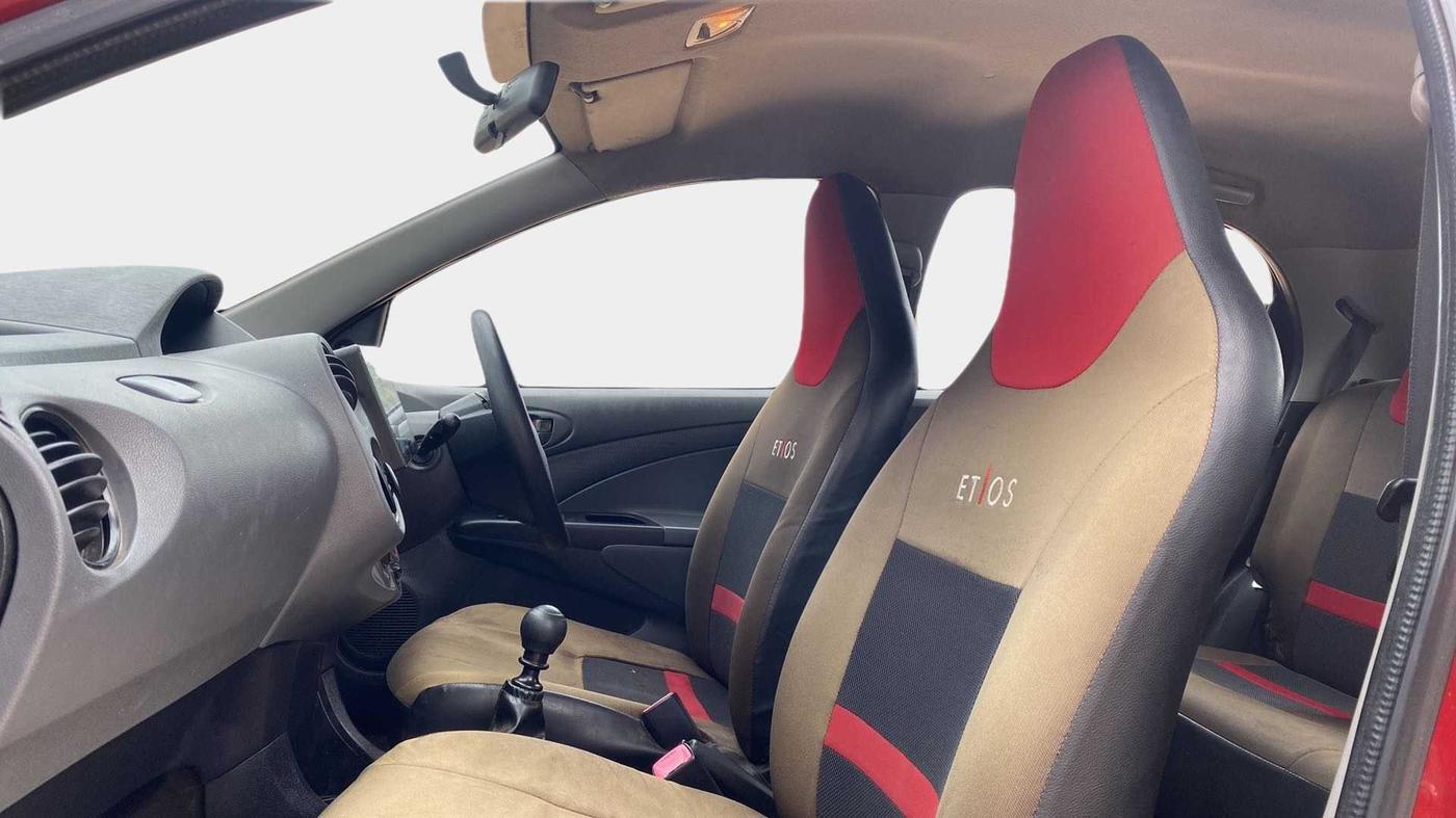 2012 Toyota Etios Liva GD, Diesel, Manual, 1,15,572 km, Right Side Front Door Cabin