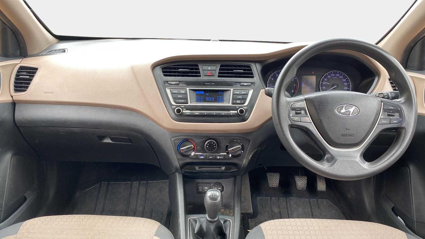 2017 Hyundai Elite i20 SPORTZ 1.2, CNG, Manual, 73,900 km, Dashboard