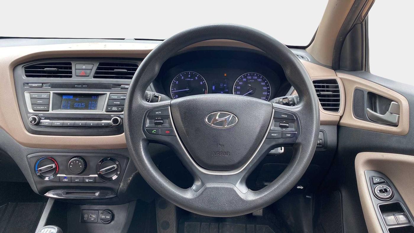 2017 Hyundai Elite i20 SPORTZ 1.2, CNG, Manual, 73,900 km, Steering Wheel Close Up