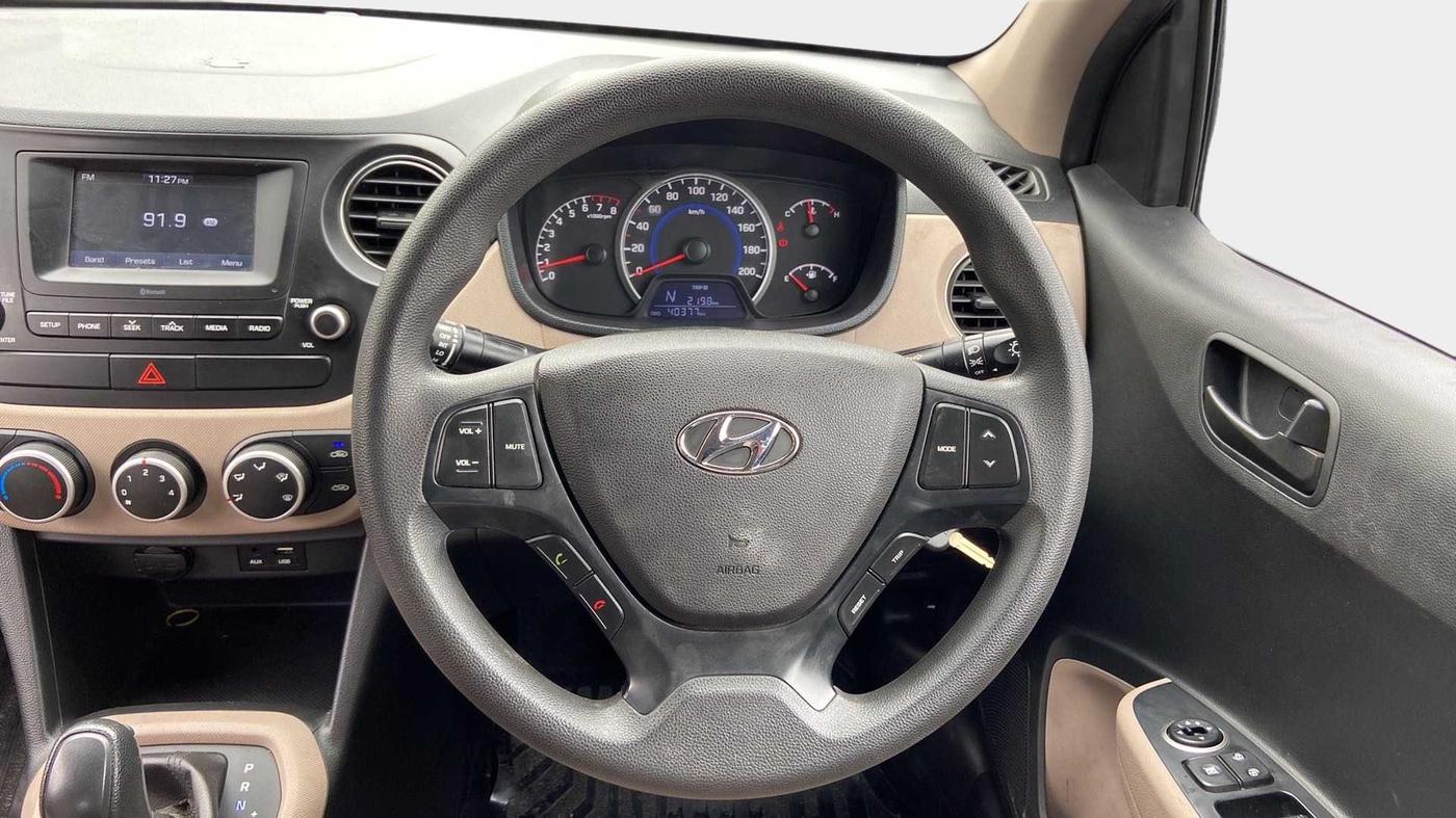2019 Hyundai Grand i10 MAGNA AT 1.2 KAPPA VTVT, Petrol, Automatic, 40,372 km, Steering Wheel Close Up