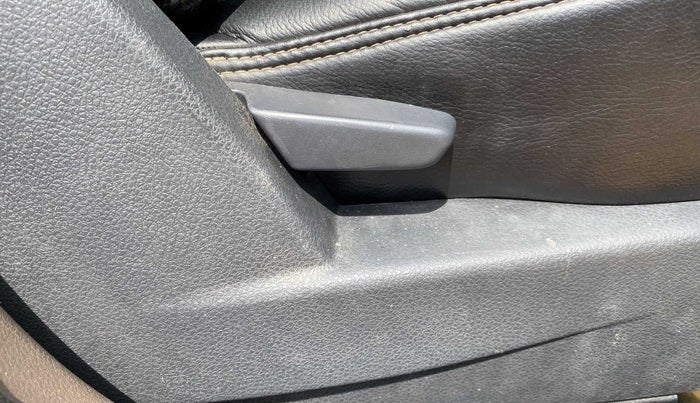 2016 Renault Duster RXL 1.6 PETROL, Petrol, Manual, 63,292 km, Driver Side Adjustment Panel