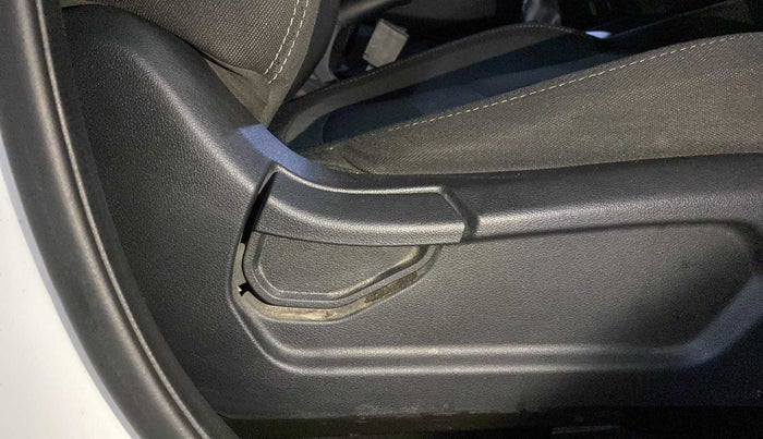 2020 Hyundai VENUE S 1.2, Petrol, Manual, 23,592 km, Driver Side Adjustment Panel