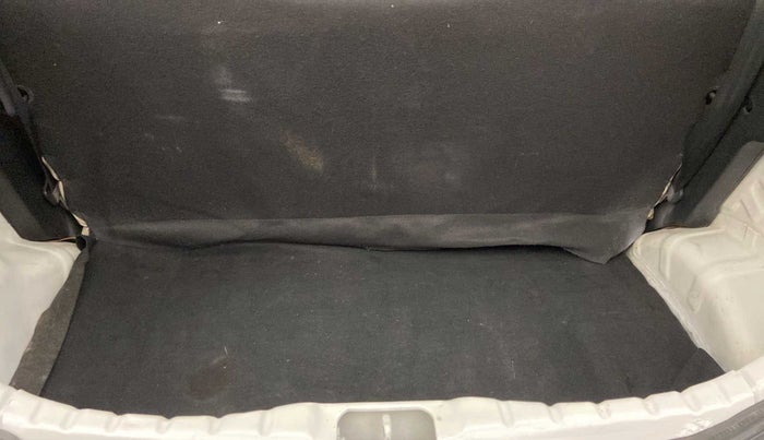 2014 Hyundai Eon ERA +, Petrol, Manual, 42,285 km, Boot Inside
