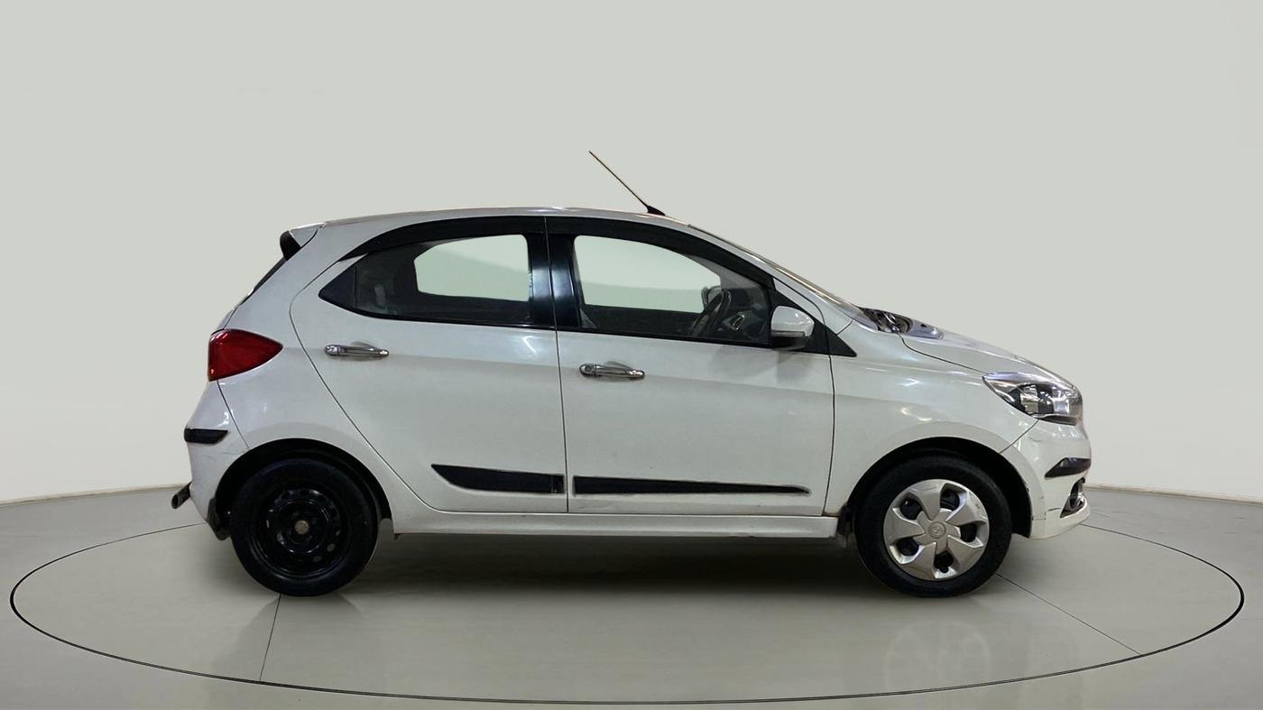2017 Tata Tiago XZ PETROL, Petrol, Manual, 57,153 km, Right Side View