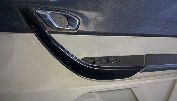 2017 Tata Tiago XZ PETROL, Petrol, Manual, 57,153 km, Driver Side Door Panels Control