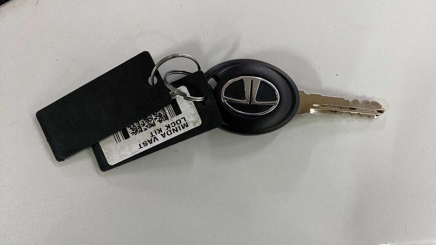2017 Tata Tiago XZ PETROL, Petrol, Manual, 57,153 km, Key Close Up