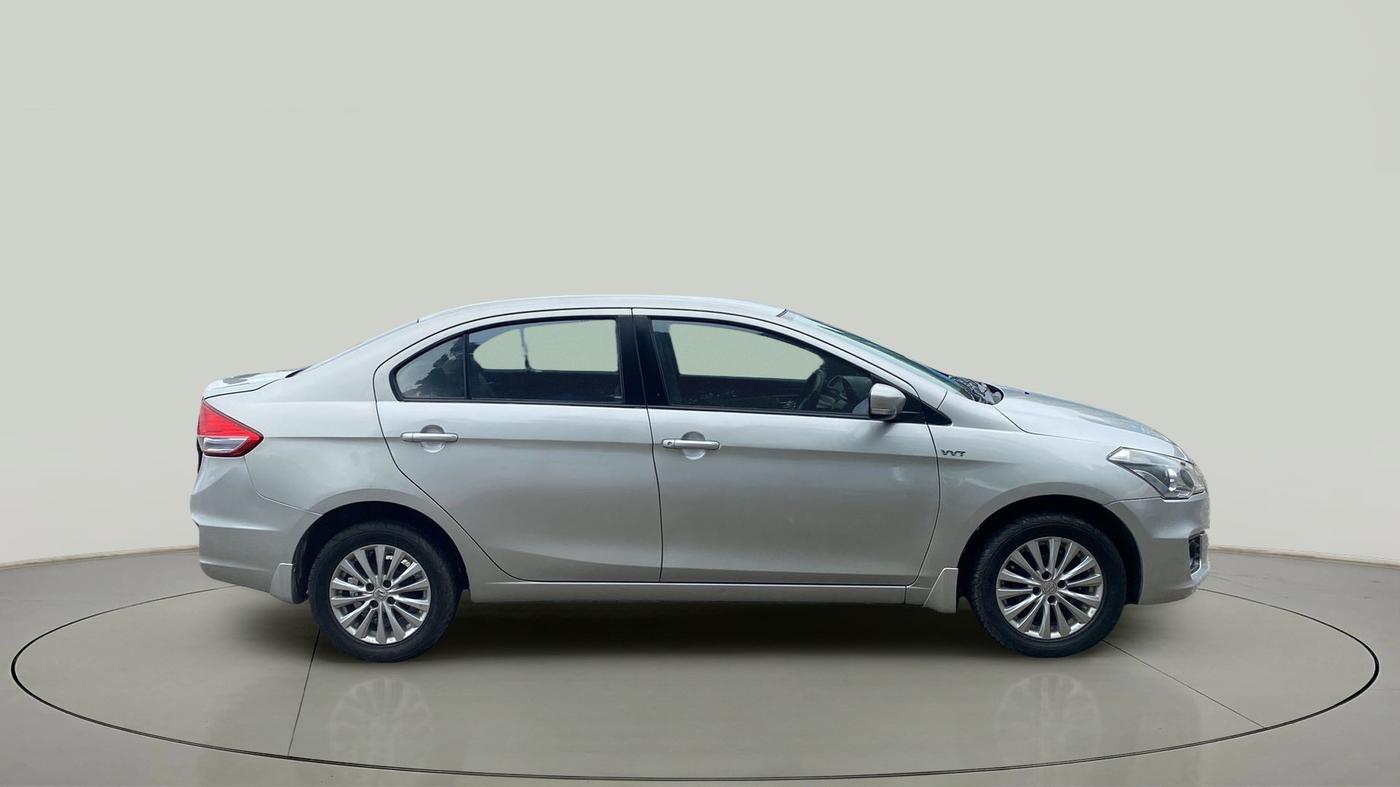 2015 Maruti Ciaz VXI+, Petrol, Manual, 77,302 km, Right Side