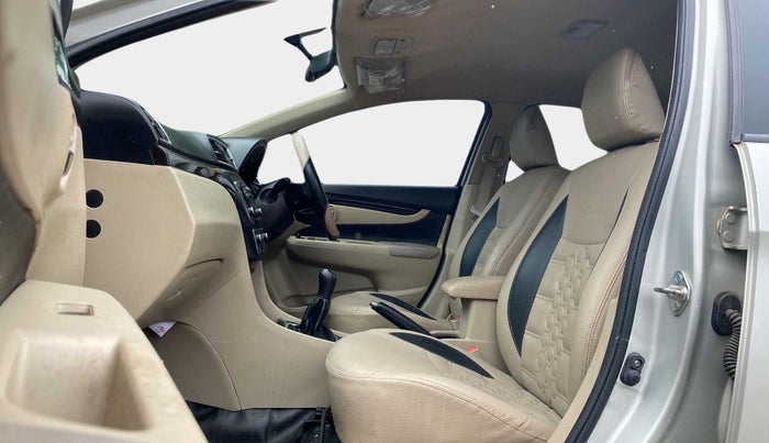 2015 Maruti Ciaz VXI+, Petrol, Manual, 77,302 km, Right Side Front Door Cabin