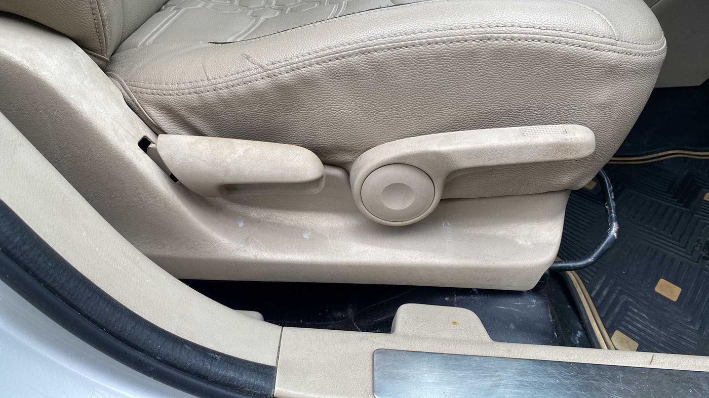 2015 Maruti Ciaz VXI+, Petrol, Manual, 77,302 km, Driver Side Adjustment Panel