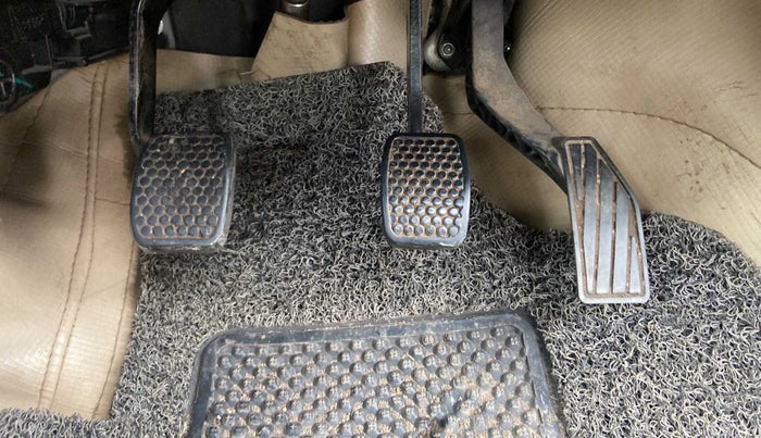 2018 Maruti Alto K10 VXI, CNG, Manual, 74,121 km, Pedals