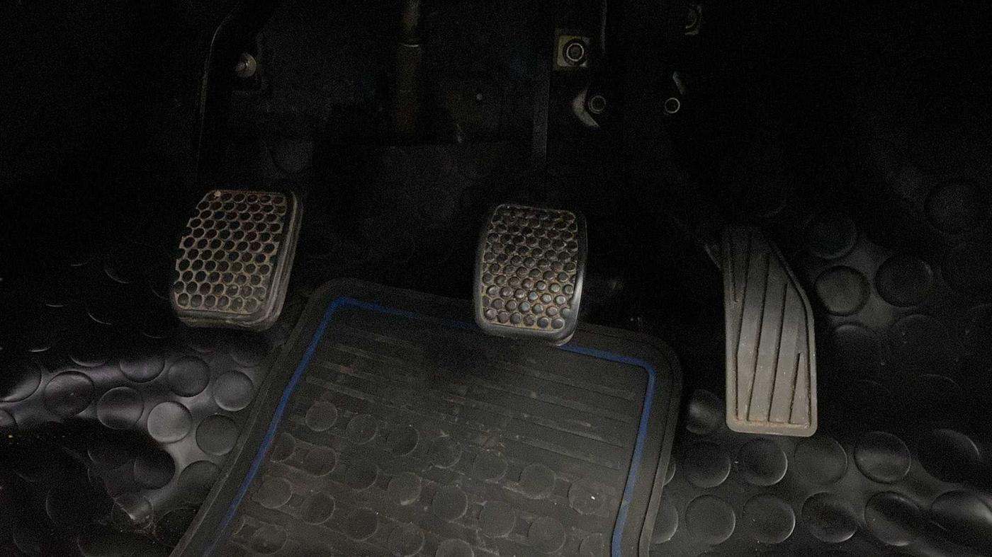 2017 Maruti Alto 800 LXI, Petrol, Manual, 48,732 km, Pedals