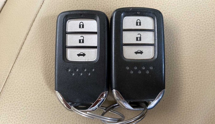 2017 Honda City 1.5L I-VTEC VX CVT, Petrol, Automatic, 43,828 km, Key Close Up