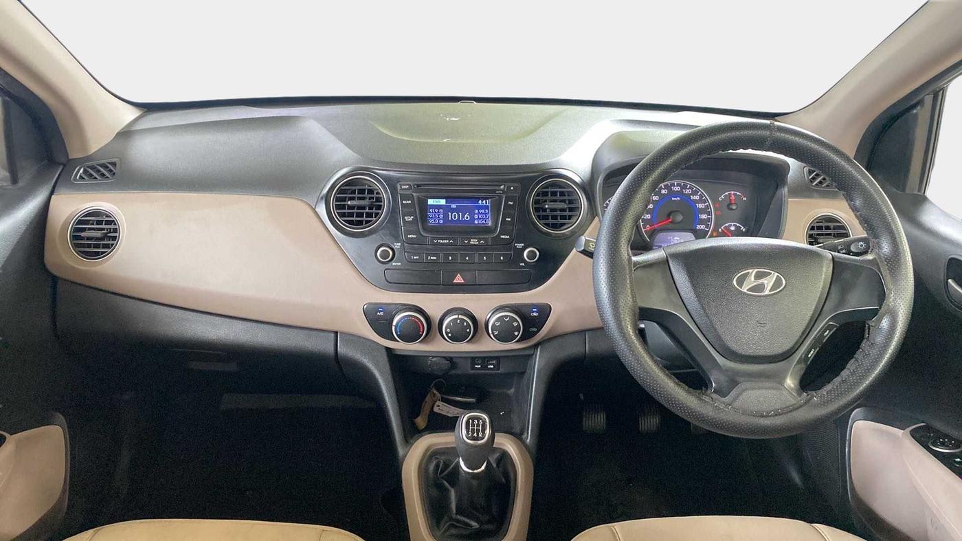 2014 Hyundai Grand i10 SPORTZ 1.2 KAPPA VTVT, Petrol, Manual, 35,541 km, Dashboard