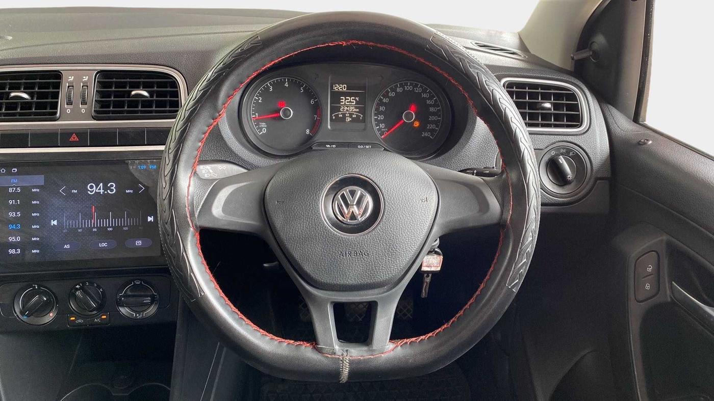 2021 Volkswagen Polo TRENDLINE 1.0L, Petrol, Manual, 23,425 km, Steering Wheel Close Up