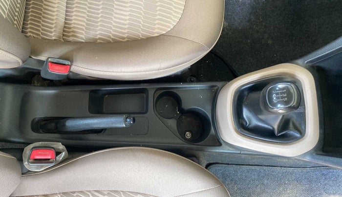 2018 Hyundai Xcent E+, Petrol, Manual, 43,633 km, Gear Lever