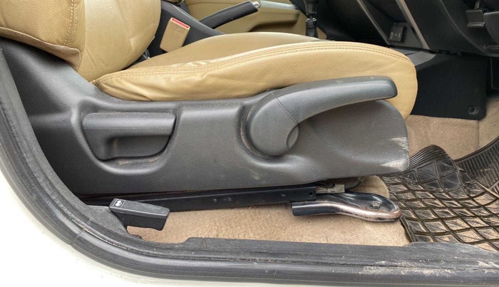 2015 Honda City 1.5L I-VTEC VX, Petrol, Manual, 1,15,146 km, Driver Side Adjustment Panel