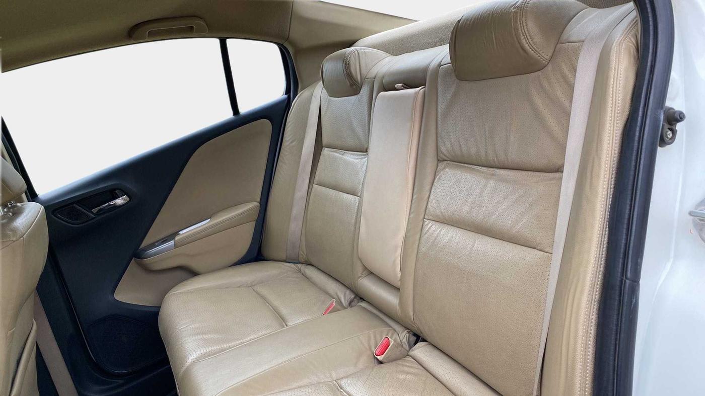 2015 Honda City 1.5L I-VTEC VX, Petrol, Manual, 1,15,146 km, Right Side Rear Door Cabin