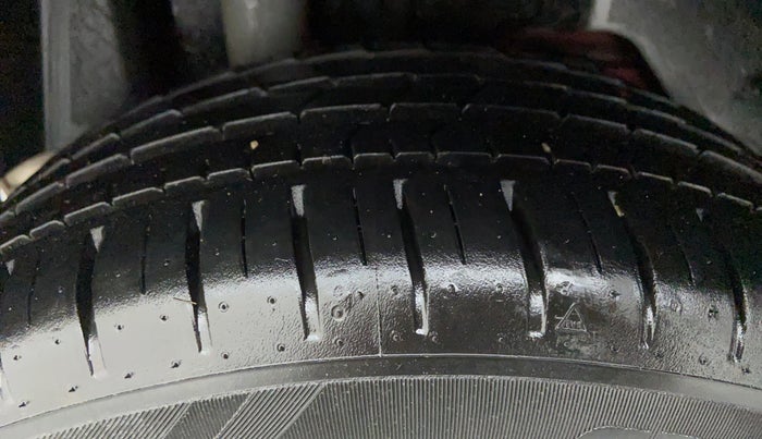 2020 Ford New Figo 1.2 TITANIUM, Petrol, Manual, 3,901 km, Right Rear Tyre Tread