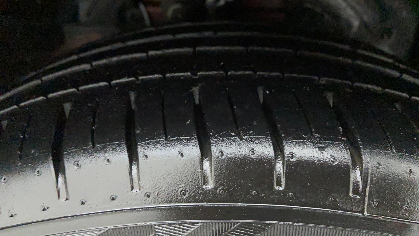 2020 Ford New Figo 1.2 TITANIUM, Petrol, Manual, 3,901 km, Right Front Tyre Tread