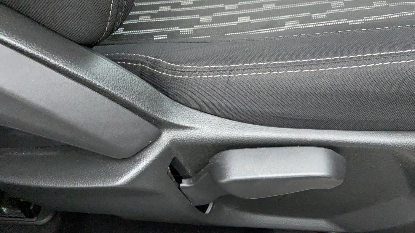 2020 Ford New Figo 1.2 TITANIUM, Petrol, Manual, 3,901 km, Driver Side Adjustment Panel