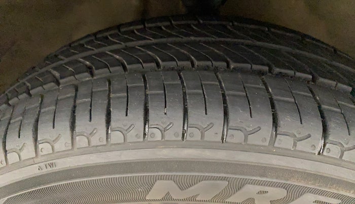 2012 Maruti Alto K10 VXI, Petrol, Manual, 88,876 km, Right Front Tyre Tread