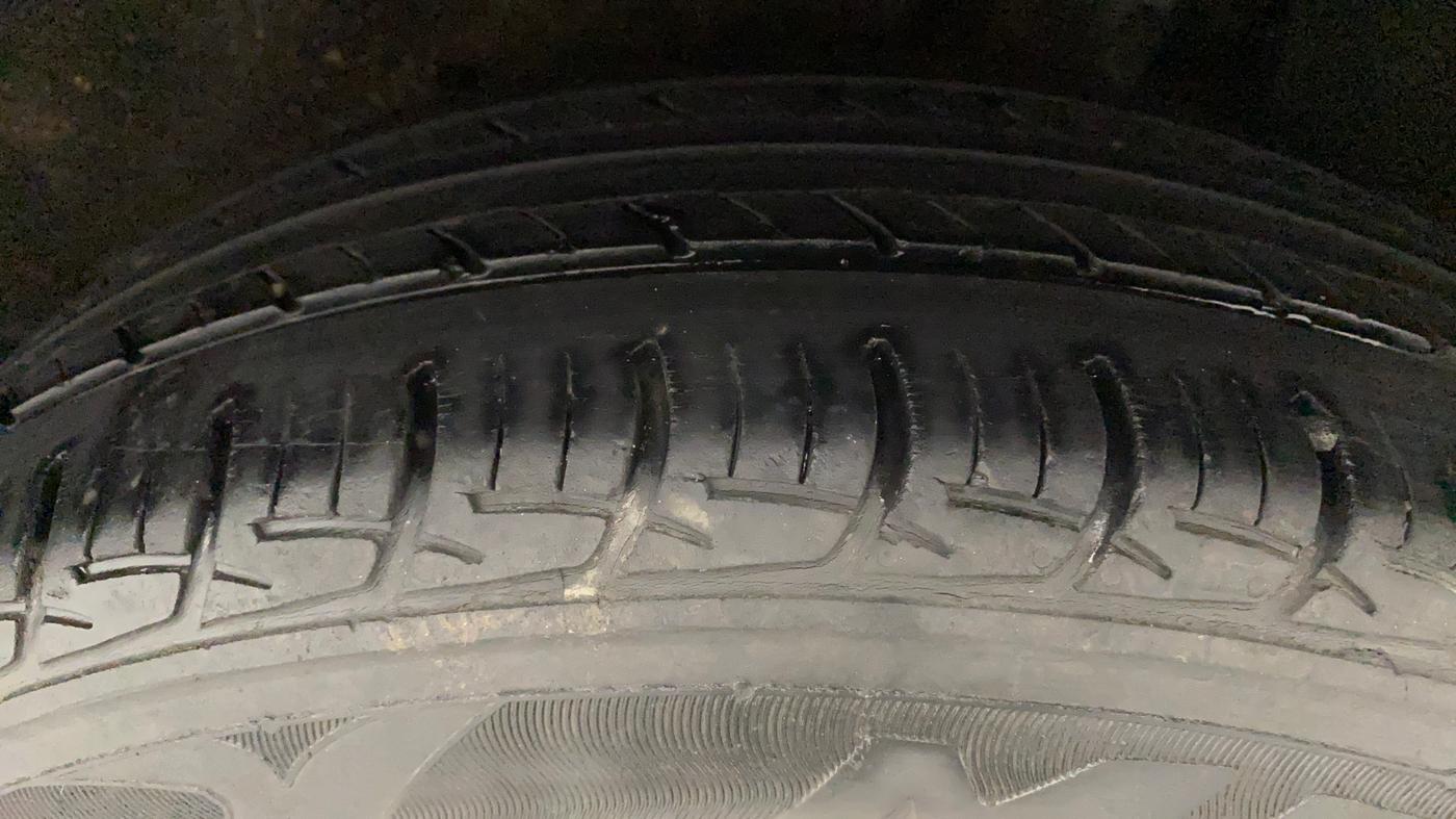 2016 Maruti Baleno DELTA PETROL 1.2, Petrol, Manual, 57,627 km, Left Rear Tyre Tread
