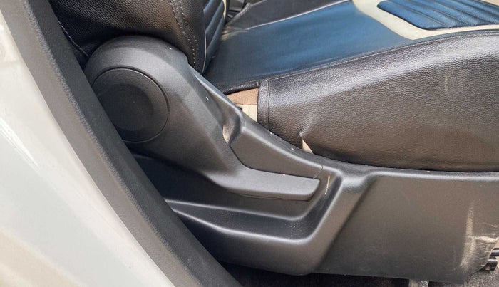 2019 Maruti New Wagon-R ZXI 1.2 AMT, Petrol, Automatic, 39,127 km, Driver Side Adjustment Panel