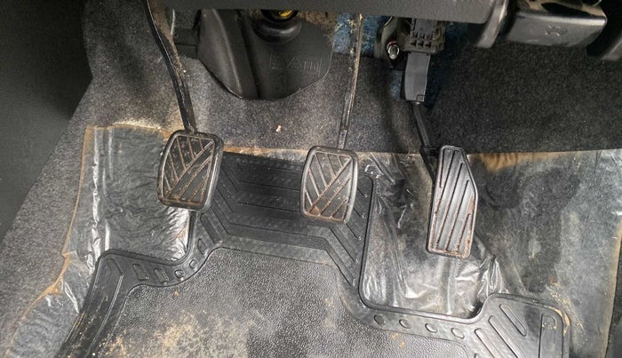 2021 Maruti XL6 ZETA MT, Petrol, Manual, 19,967 km, Pedals
