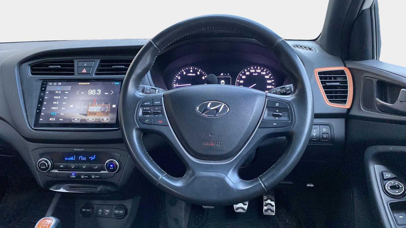 2017 Hyundai i20 Active 1.2 SX, Petrol, Manual, 35,581 km, Steering Wheel Close Up