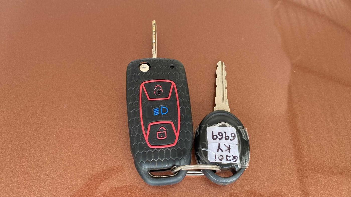 2017 Tata TIGOR XZ (O) PETROL, Petrol, Manual, 54,405 km, Key Close Up