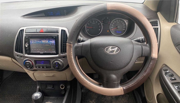 2013 Hyundai i20 MAGNA (O) 1.2, Petrol, Manual, 60,032 km, Steering Wheel Close Up