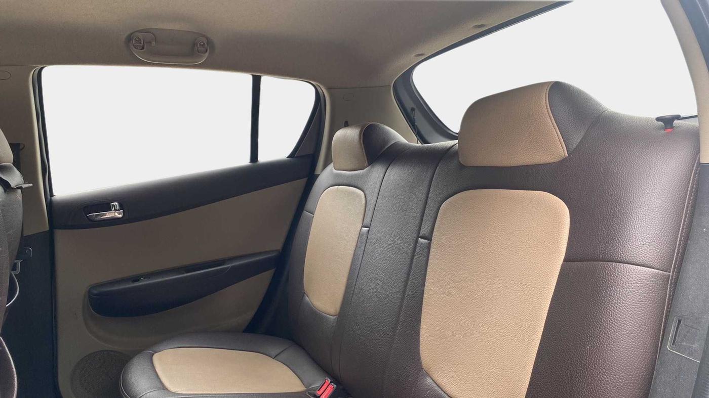 2013 Hyundai i20 MAGNA (O) 1.2, Petrol, Manual, 60,032 km, Right Side Rear Door Cabin