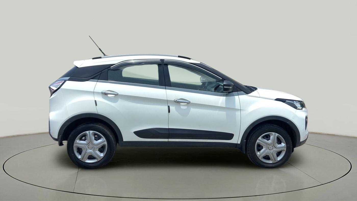 2021 Tata NEXON XM SUNROOF DIESEL, Diesel, Manual, 35,061 km, Right Side View
