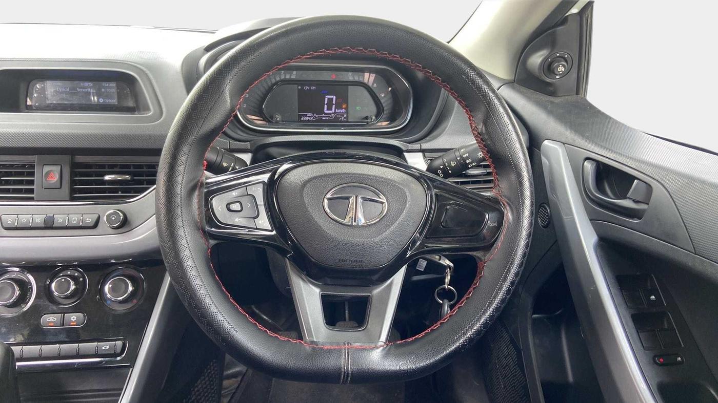 2021 Tata NEXON XM SUNROOF DIESEL, Diesel, Manual, 35,061 km, Steering Wheel Close Up