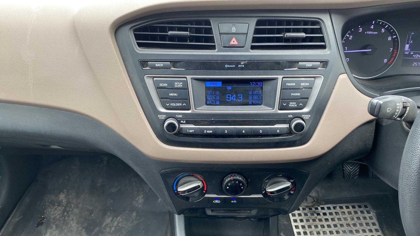 2016 Hyundai Elite i20 MAGNA 1.2, Petrol, Manual, 25,720 km, Air Conditioner