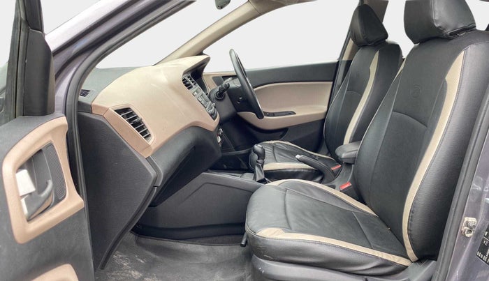 2016 Hyundai Elite i20 MAGNA 1.2, Petrol, Manual, 25,720 km, Right Side Front Door Cabin