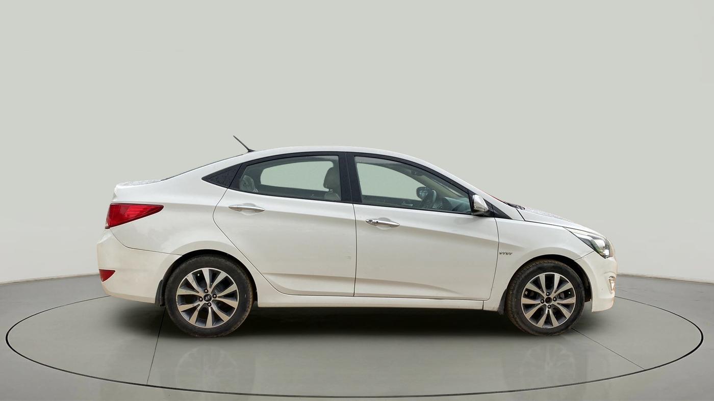 2015 Hyundai Verna FLUIDIC 4S 1.6 VTVT S(O), CNG, Manual, 94,782 km, Right Side View