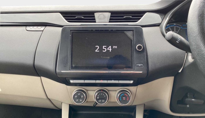 2020 Renault TRIBER RXT AMT, Petrol, Automatic, 35,604 km, Air Conditioner