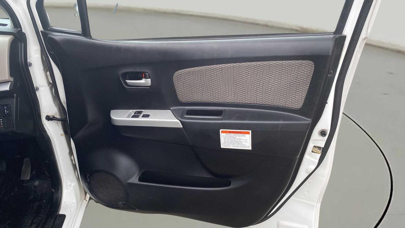 2015 Maruti Wagon R 1.0 LXI CNG, CNG, Manual, 74,036 km, Driver Side Door Panels Control