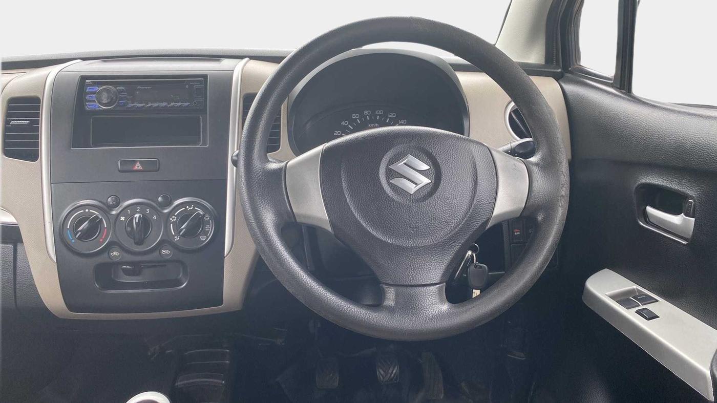 2015 Maruti Wagon R 1.0 LXI CNG, CNG, Manual, 74,036 km, Steering Wheel Close Up