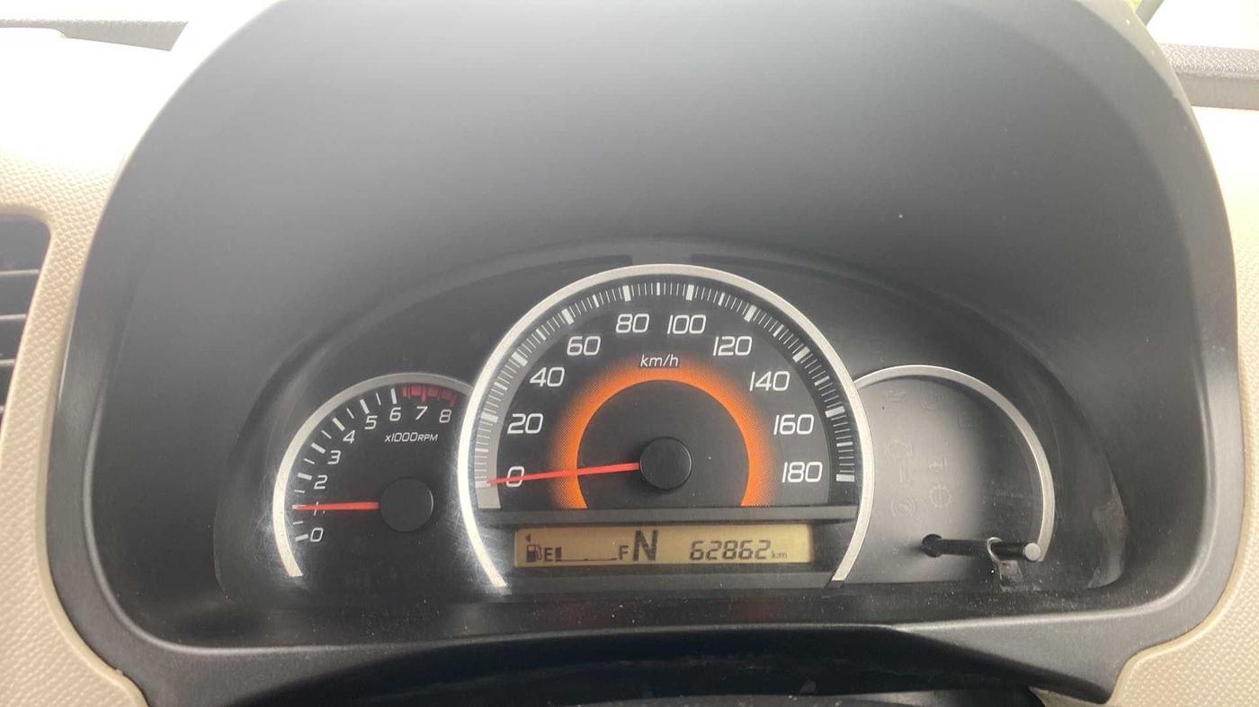 2016 Maruti Wagon R 1.0 VXI AMT, Petrol, Automatic, 63,001 km, Odometer Image
