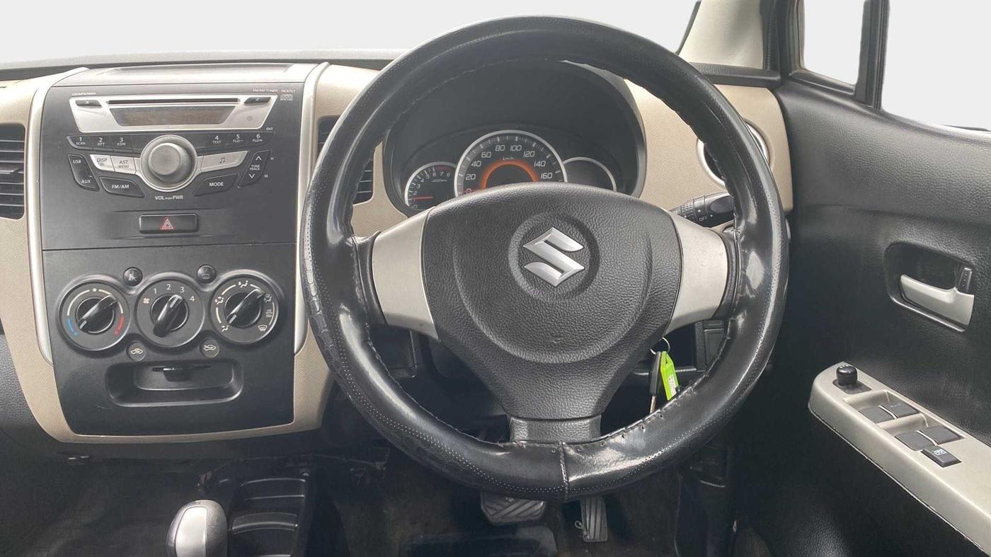 2016 Maruti Wagon R 1.0 VXI AMT, Petrol, Automatic, 63,001 km, Steering Wheel Close Up