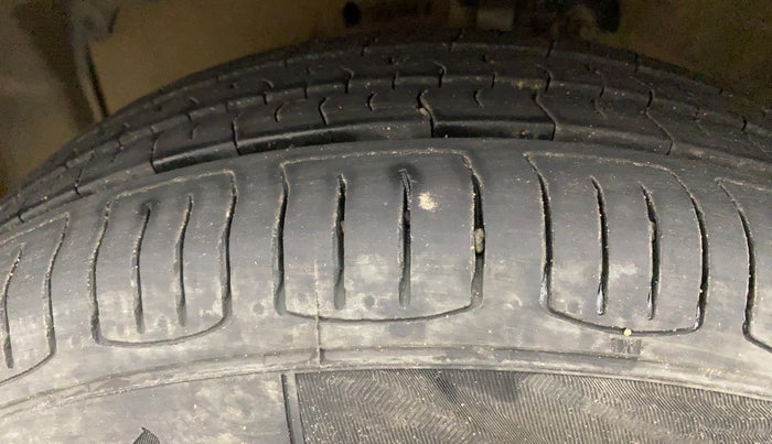 2017 Maruti Celerio VXI AMT (O), Petrol, Automatic, 41,506 km, Left Front Tyre Tread