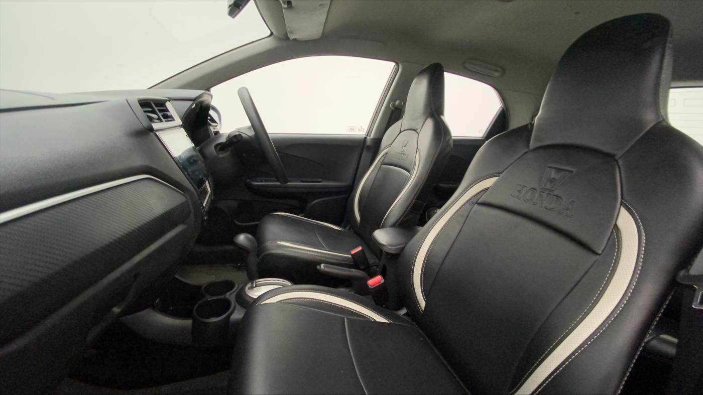 2017 Honda Brio VX AT, Petrol, Automatic, 94,995 km, Right Side Front Door Cabin