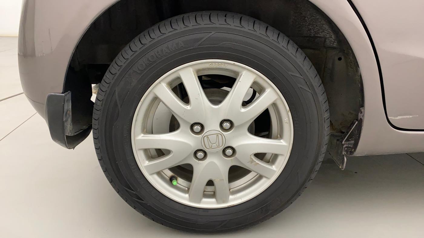2017 Honda Brio VX AT, Petrol, Automatic, 94,995 km, Right Rear Wheel