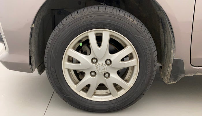 2017 Honda Brio VX AT, Petrol, Automatic, 94,995 km, Left Front Wheel