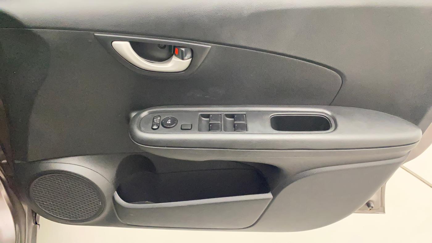 2017 Honda Brio VX AT, Petrol, Automatic, 94,995 km, Driver Side Door Panels Control