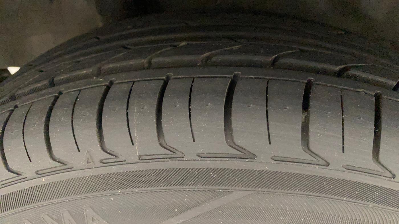 2017 Honda Brio VX AT, Petrol, Automatic, 94,995 km, Right Rear Tyre Tread