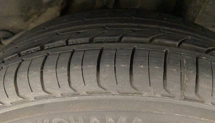 2017 Honda Brio VX AT, Petrol, Automatic, 94,995 km, Left Rear Tyre Tread