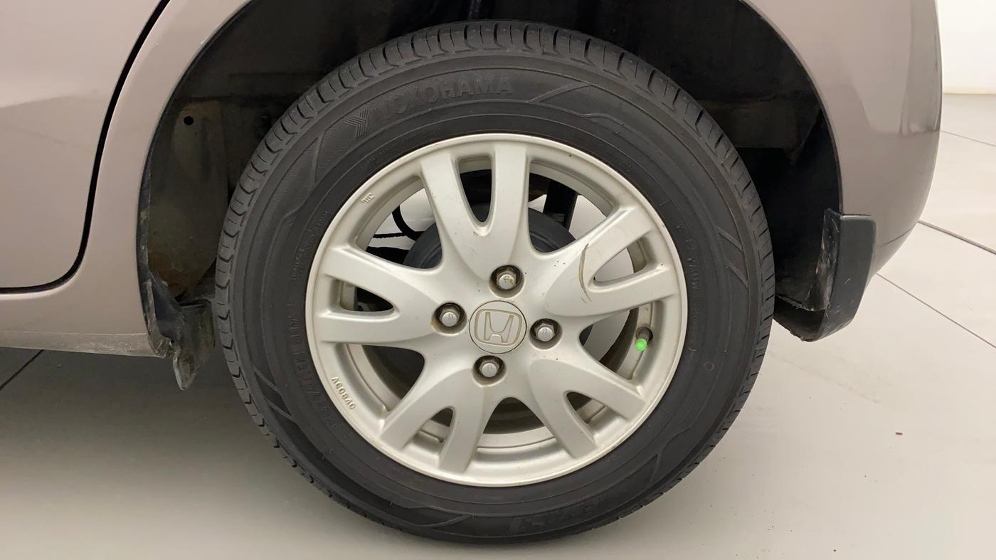 2017 Honda Brio VX AT, Petrol, Automatic, 94,995 km, Left Rear Wheel